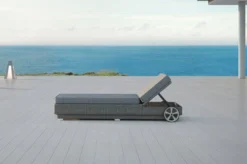 OUTFLEXX Rollliege, Grau, Polyrattan, 200x70x27,5cm, Rückenlehne 5-fach Verstellbar -Deko Garten Verkauf 18367 20 CGI.jpg