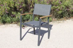 VILLANA Esstischgarnitur, Anthrazit/grau, Alu/ FSC-Akazienholz, Ausziehtisch 150/200 Cm, 8 Stapelstühle 18 VILLANA Esstischgarnitur, Anthrazit/grau, Alu/ FSC-Akazienholz, Ausziehtisch 150/200 Cm, 8 Stapelstühle -Deko Garten Verkauf 23911 06.jpg