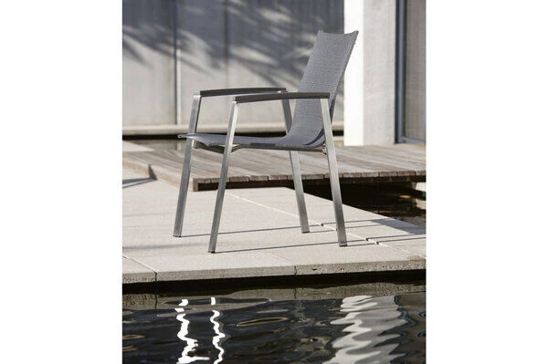 STERN New Top Stapelsessel, Silber/karbon, Edelstahl/Textil/Aluminiumarmlehnen, 63x57x90 Cm, Stapelbar 2 STERN New Top Stapelsessel, Silber/karbon, Edelstahl/Textil/Aluminiumarmlehnen, 63x57x90 Cm, Stapelbar – Bild 2