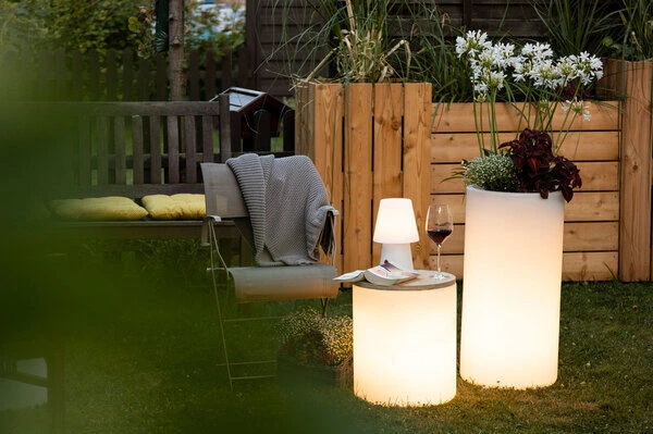 8-SEASONS Shining Elegant Pot XLPflanzgefäß, Weiß, Polyethylen, 39x78cm, Indoor & Outdoor, Inkl. LED-Glühbirne 3 8-SEASONS Shining Elegant Pot XLPflanzgefäß, Weiß, Polyethylen, 39x78cm, Indoor & Outdoor, Inkl. LED-Glühbirne – Bild 3