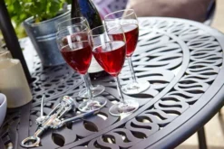 HARTMAN Amalfi Bistro-Set, Bronze, Alu-Guss, Ø62cm, 2 Sessel Inkl. Wendekissen -Deko Garten Verkauf 6 18972.jpg