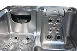 Outtech Steel Art Aurius Whirlpool, Grau/schwarz, 215x165x88 Cm / 900L, 3 Pers., LED Corner Light, LCD Balboa Anzeige, WIFI READY -Deko Garten Verkauf 6 21291.jpg